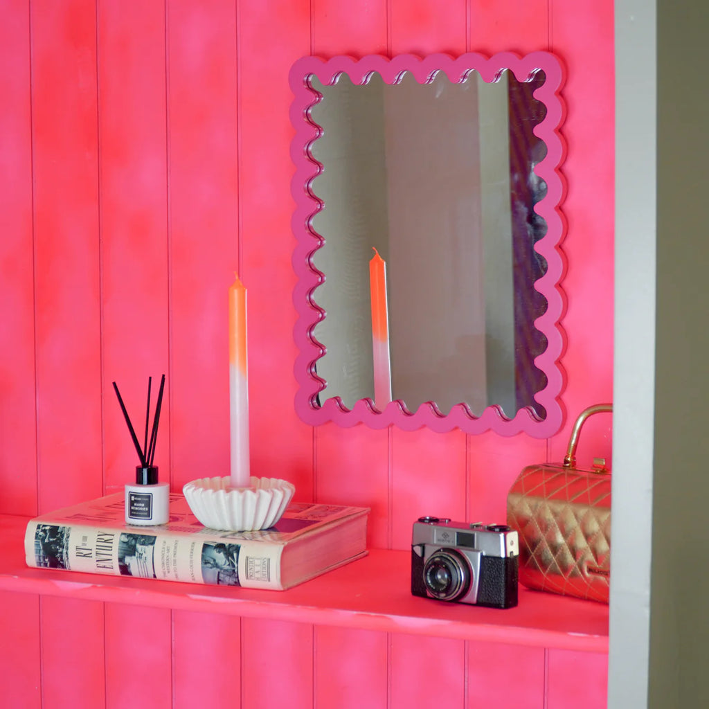 Spiegel - Wand Spiegel met Golvende Rand - MDF - Fluor Roze - 24x33x1.5cm