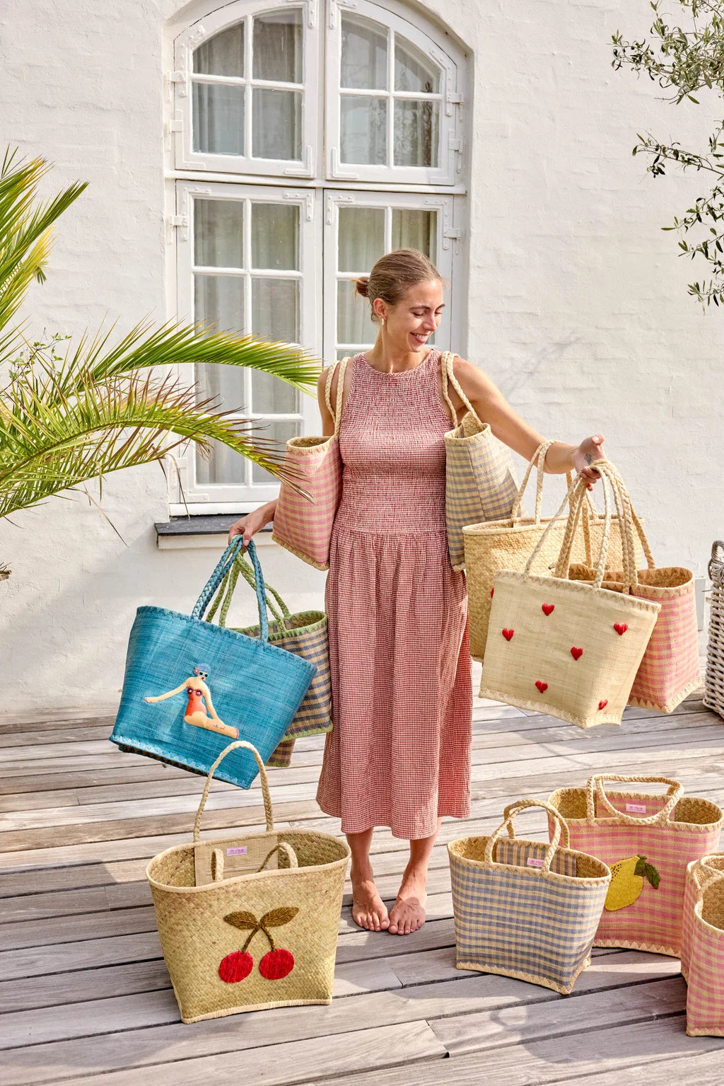 Raffia Bag with Lemon Embroidery in Pink Large