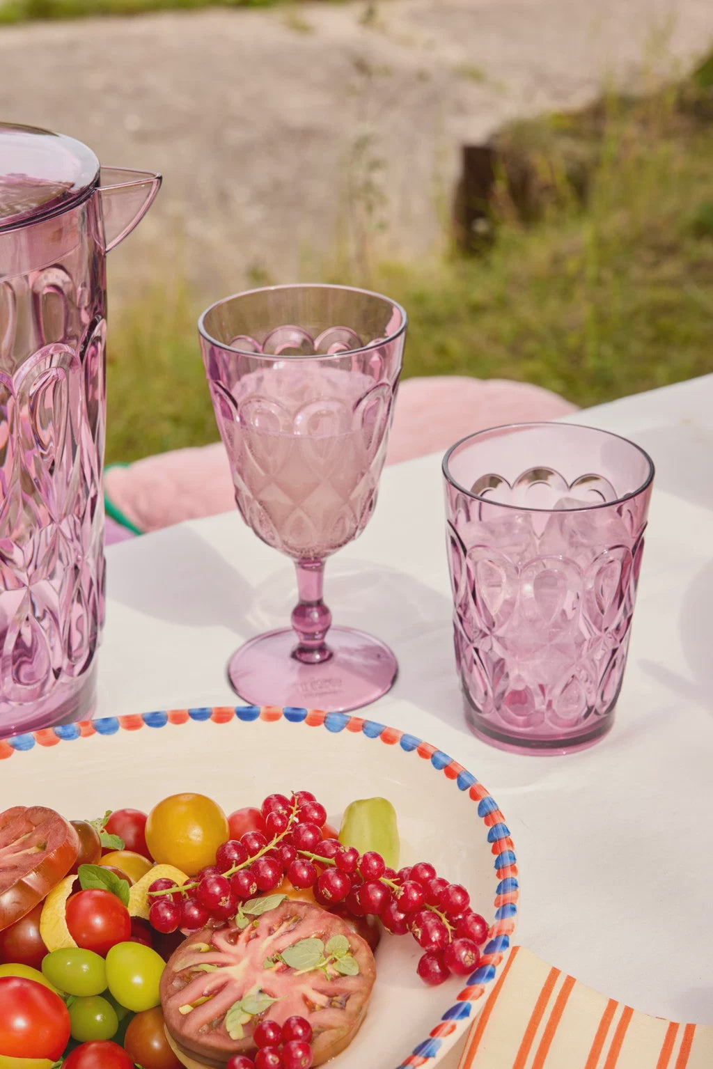 Acrylic Wine Glass Soft Plum Swirly Embossed