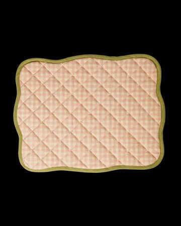 Quilted Placemat in Checks - Backside and Scallop Egde in Moss Green