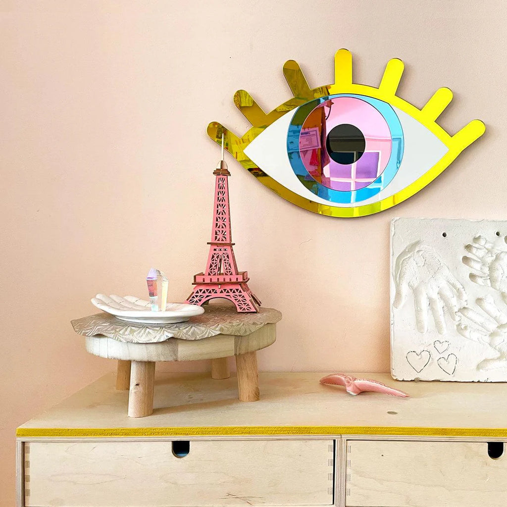 'Eye see you' spiegel La miséto