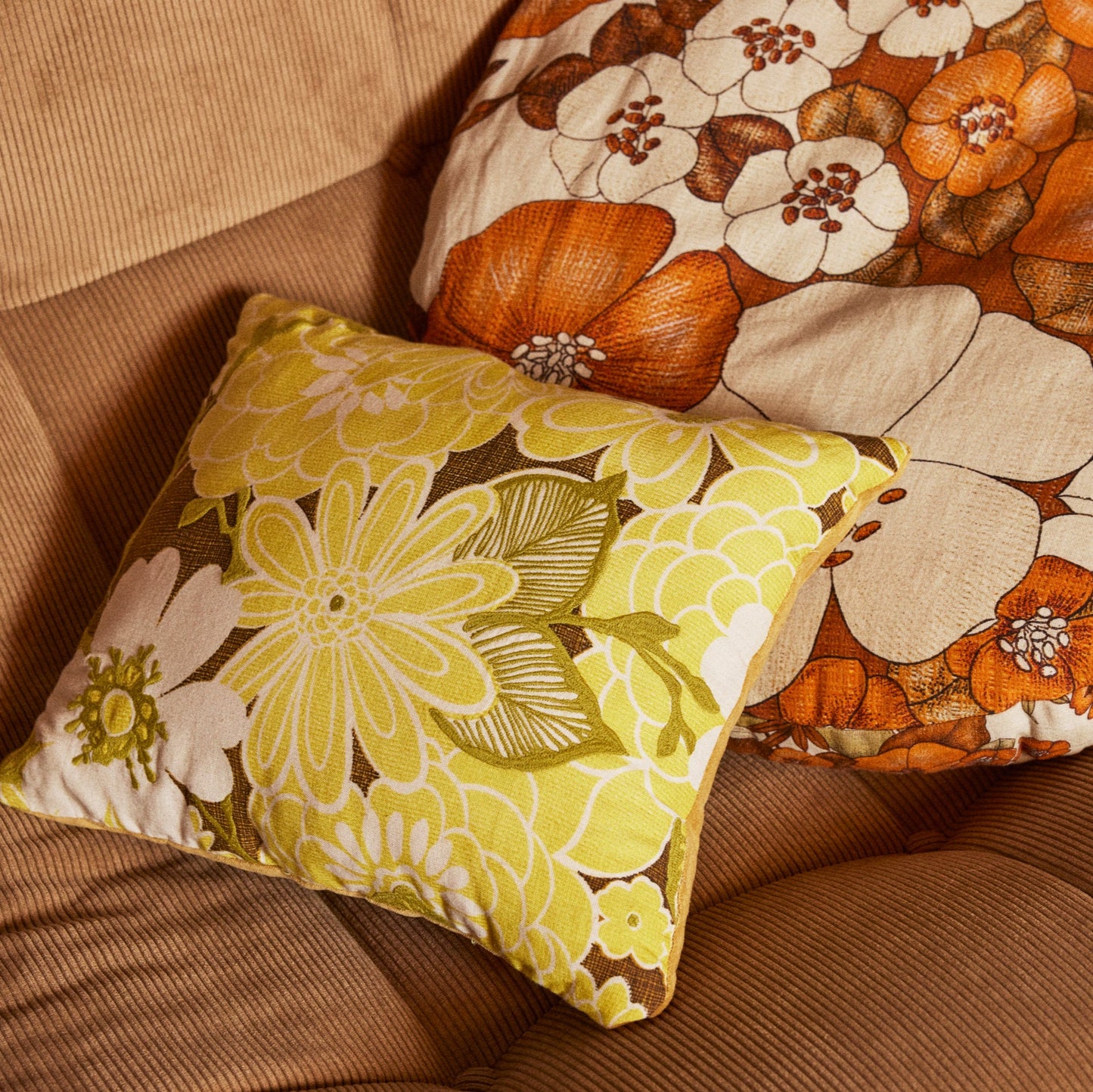 Stitched cushion daisy HK Living