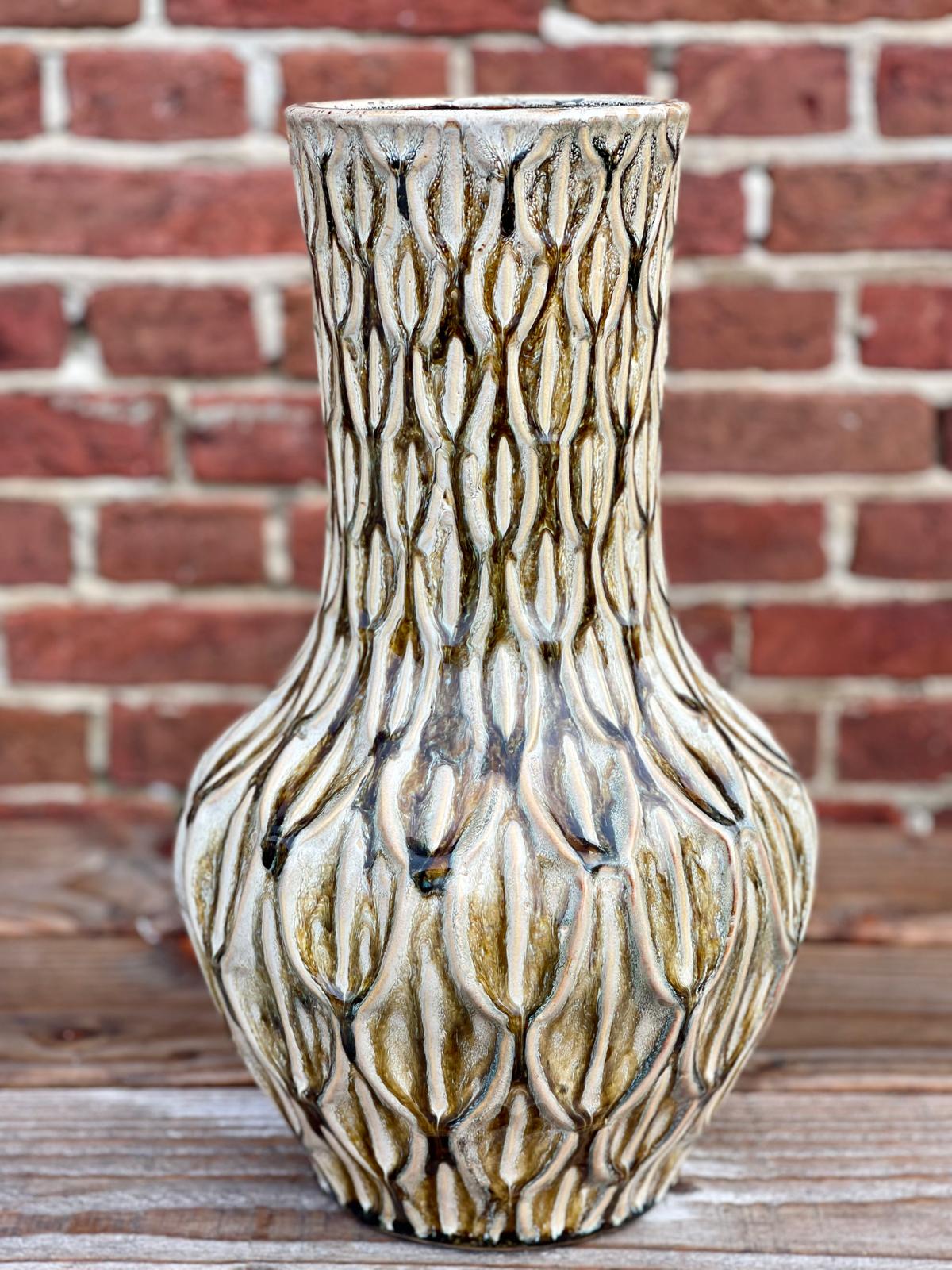 Inga Boa Green Vase Neck Active Glaze