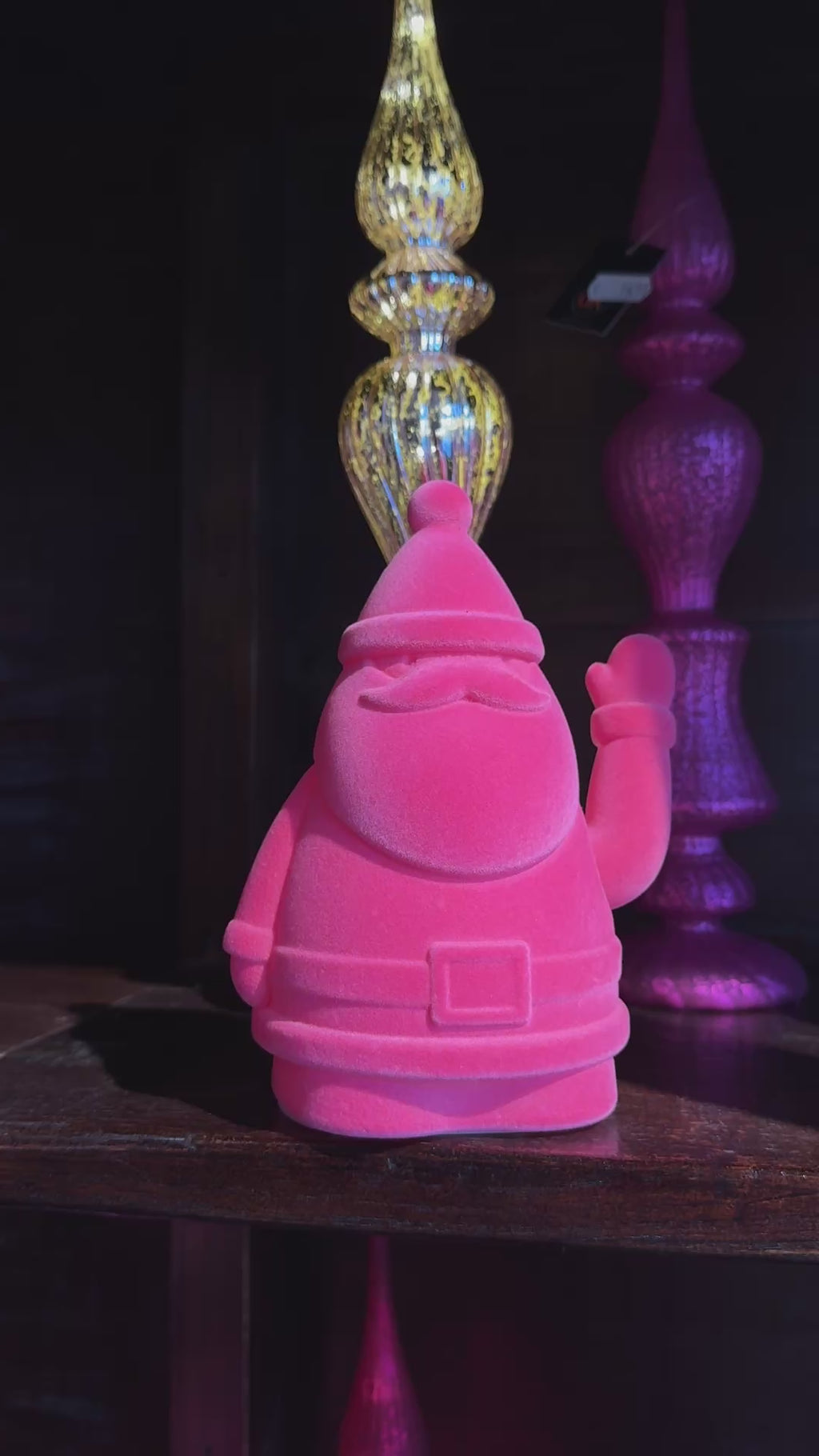 Zwaaiende kerstman geluksornament roze