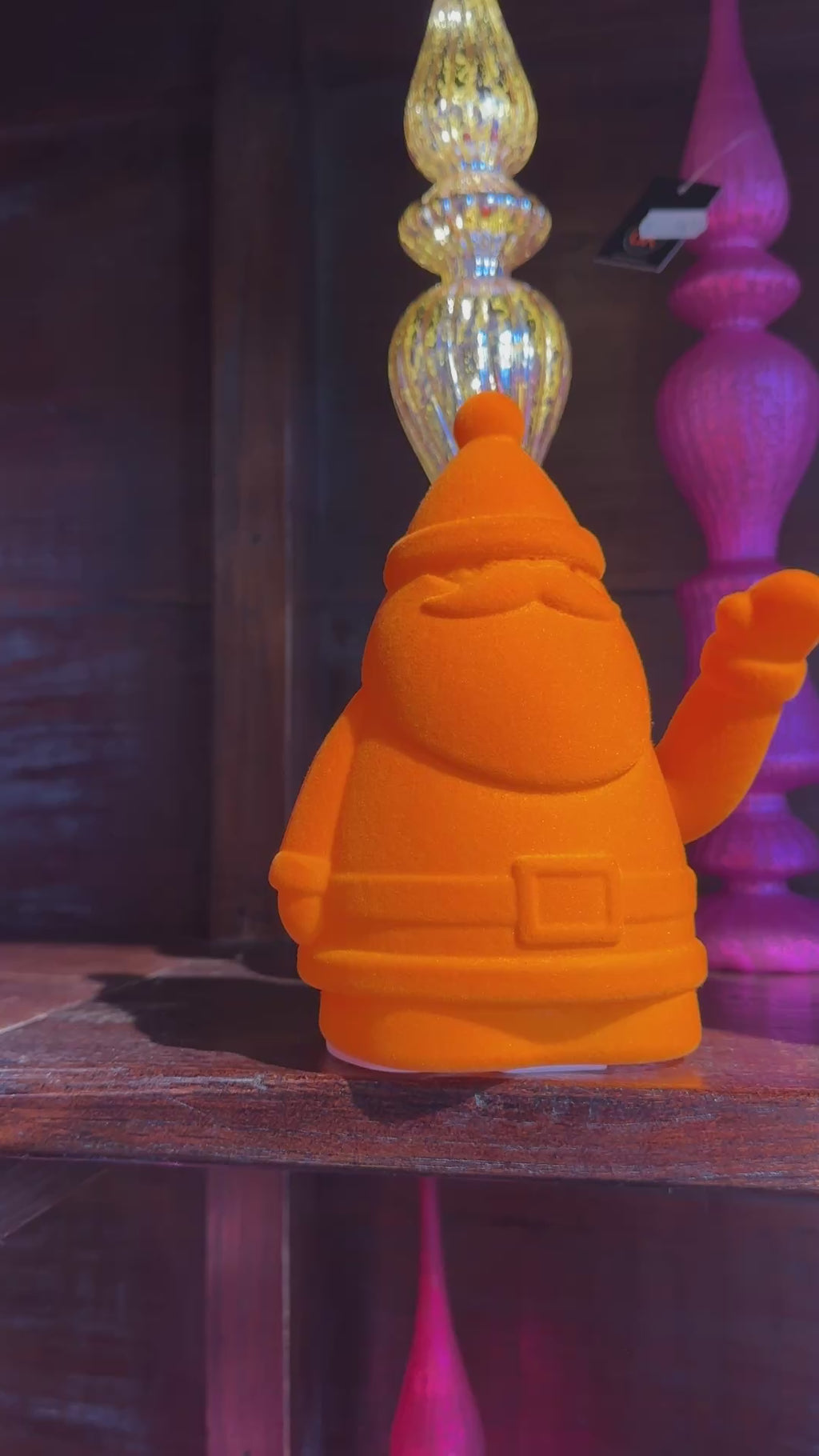 Zwaaiend kerstman geluksornament oranje