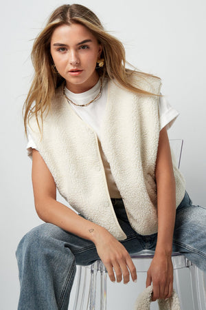 Fluffy teddy vest wit